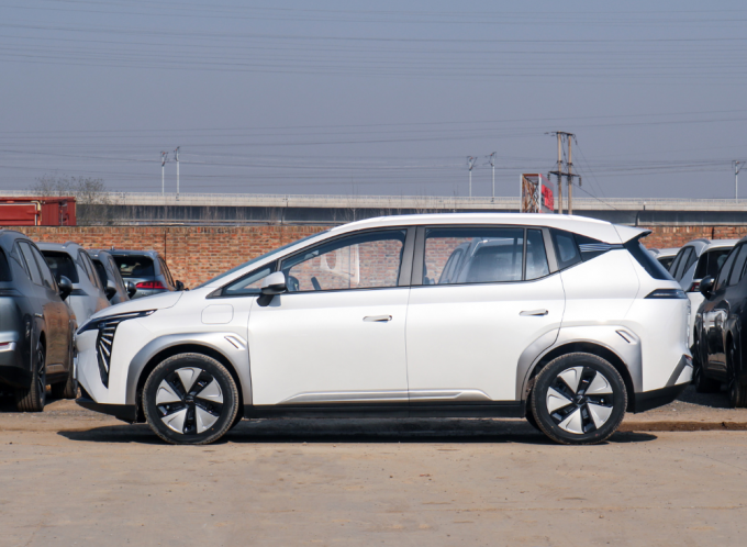 AION Y Plus 2023 Electric Compact Suv 510-610KM Ev Small Suv 5