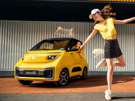 305KM Wuling Mini Ev 3 Doors 2 Seats Wuling Electric Car For Urban Commuting