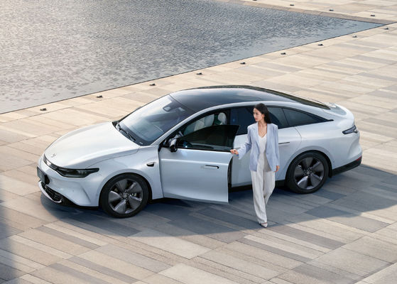 C01 Leap Motors Electric Car 525-717KM 4 Doors 5 Seats 0.67H Quick Charge