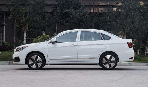 400KM Dongfeng Fengshen E70 Pure Electric Compact Car 4 Doors 5 Seats