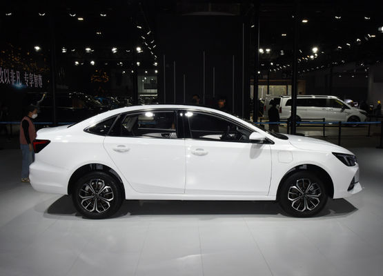 0.5H Quick Charge SAIC Motor Electric Car Roewe I6 MAX EV 502-605KM