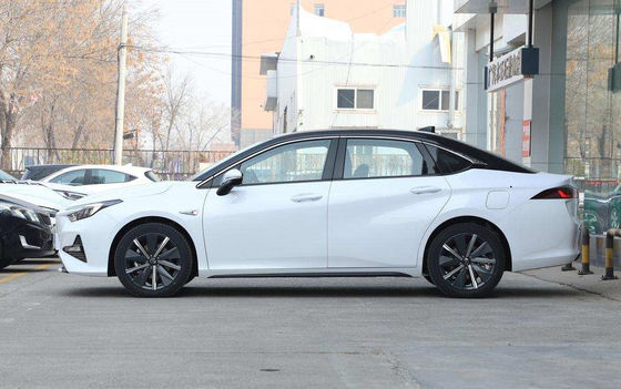 Guangqi Yilue EA6 Sedan Electric Car 510KM 4 Doors 5 Seats 0.78H Quick Charge