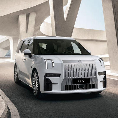 702-822KM MPV Electric Car Long Range High Performance 5 Doors 6 Seats